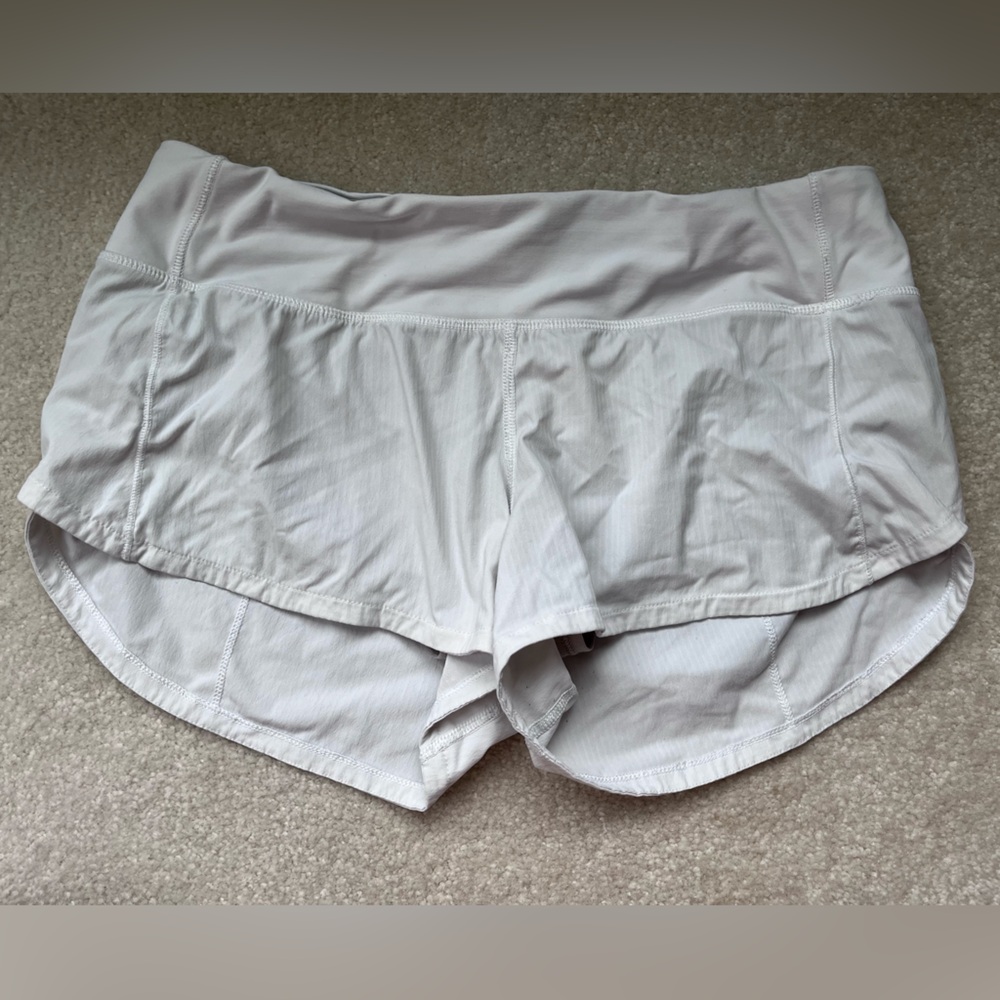 lululemon, speed ups low rise 2.5 inch inseam, size 6, white